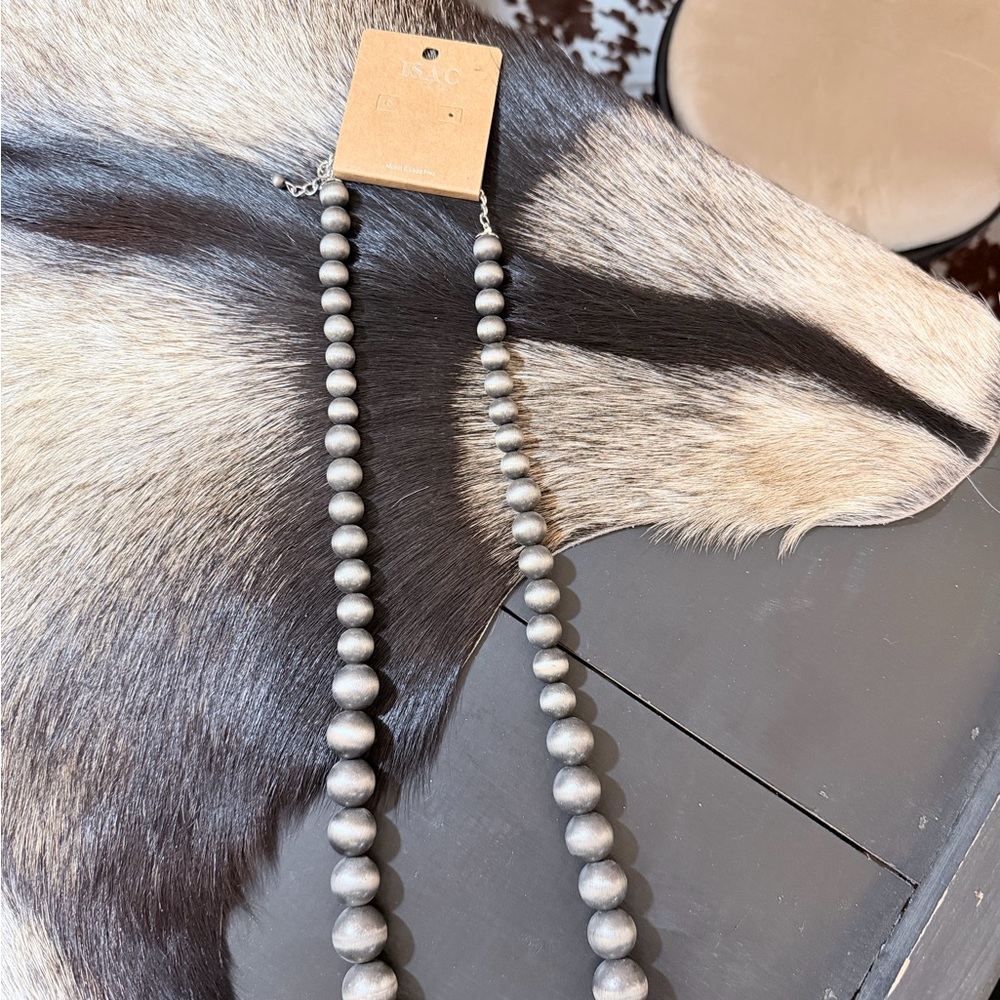 Faux Pearl Women’s Necklace - Unbranded BIG!